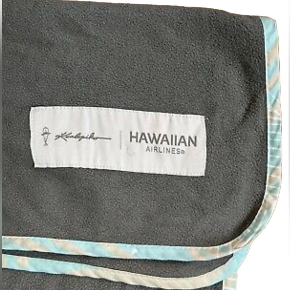Kealopiko | Bedding | Travel Lap Blanket Collaboration With